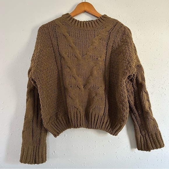 J.O.A. Los Angeles Olive Green Brown Crew Neck Sweater Small Soft Comfy Fall - Picture 1 of 6